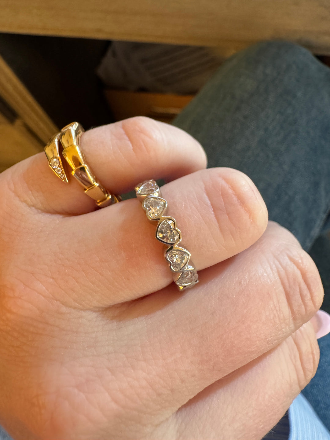 1.64ctw Heart Shape Natural Diamond Band in 18K Gold