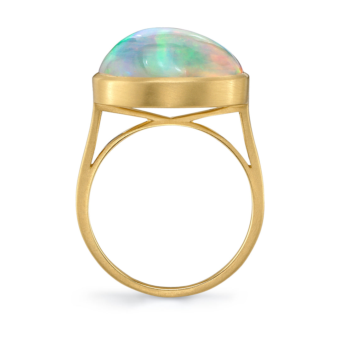 5.89ct Oval Ethiopian Opal & Gold Ring