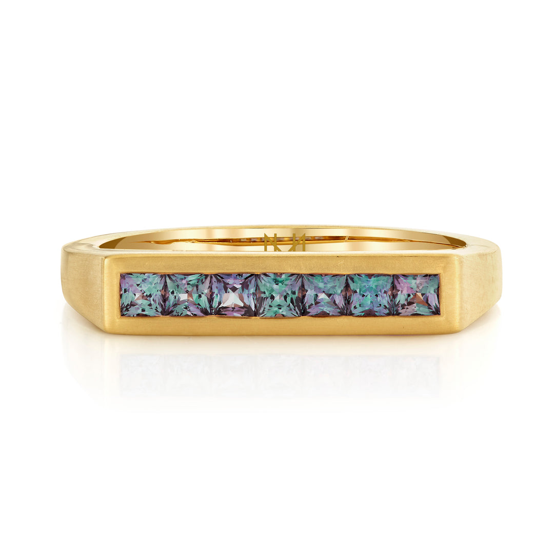0.45ctw Alexandrite Bar Ring in 18K Yellow Gold