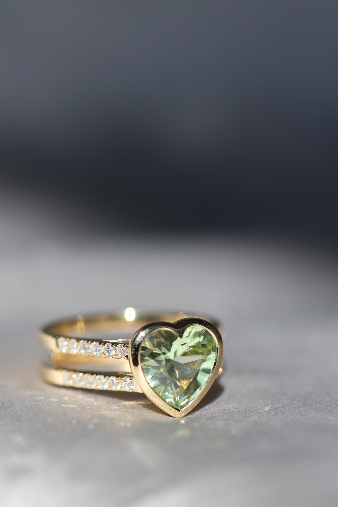 2.57ct Mint Garnet Heart Shaped Gemstone Bezel & Diamond Ring