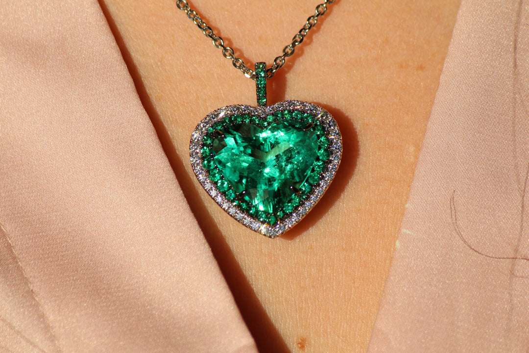 Award Winning 11.94ct Colombian Heart Shape Emerald & Diamond Pendant