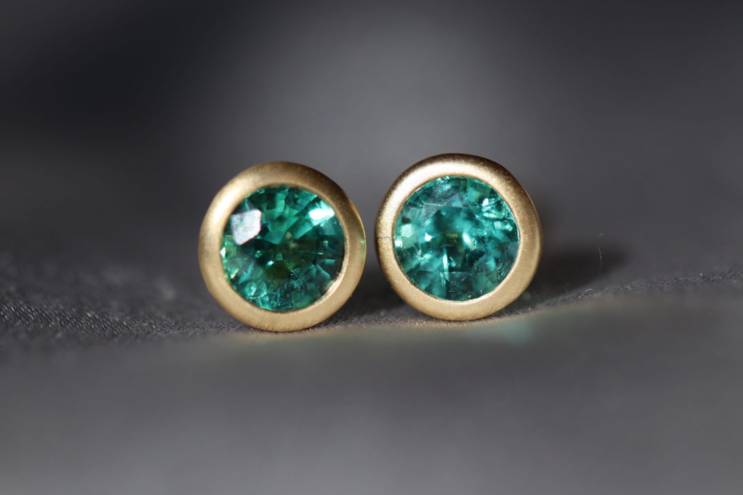 0.86ct Round Emerald Studs Bezel set in 18K Yellow Gold