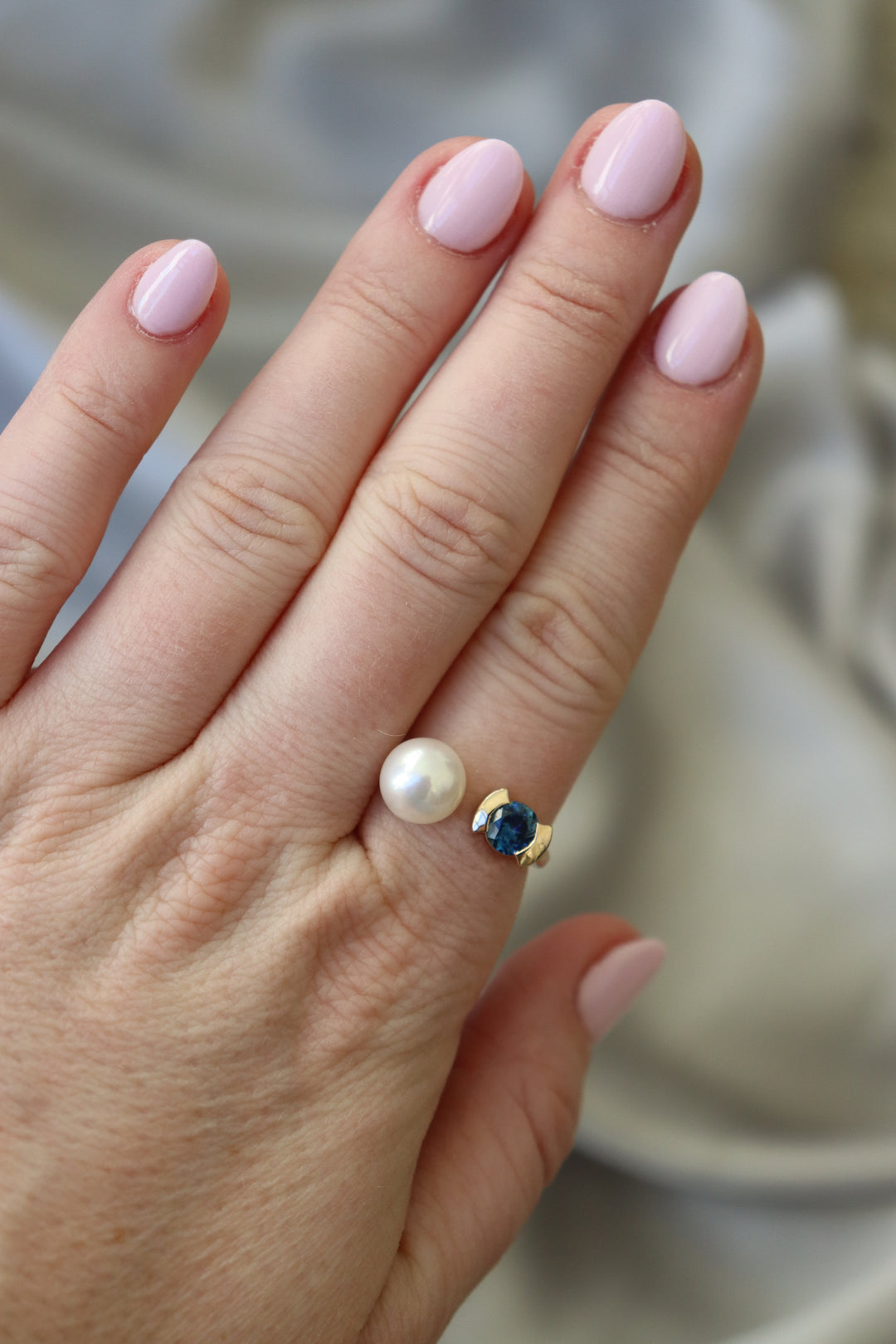 0.80ct Montana Sapphire & Pearl Double Ring in 14K Yellow Gold