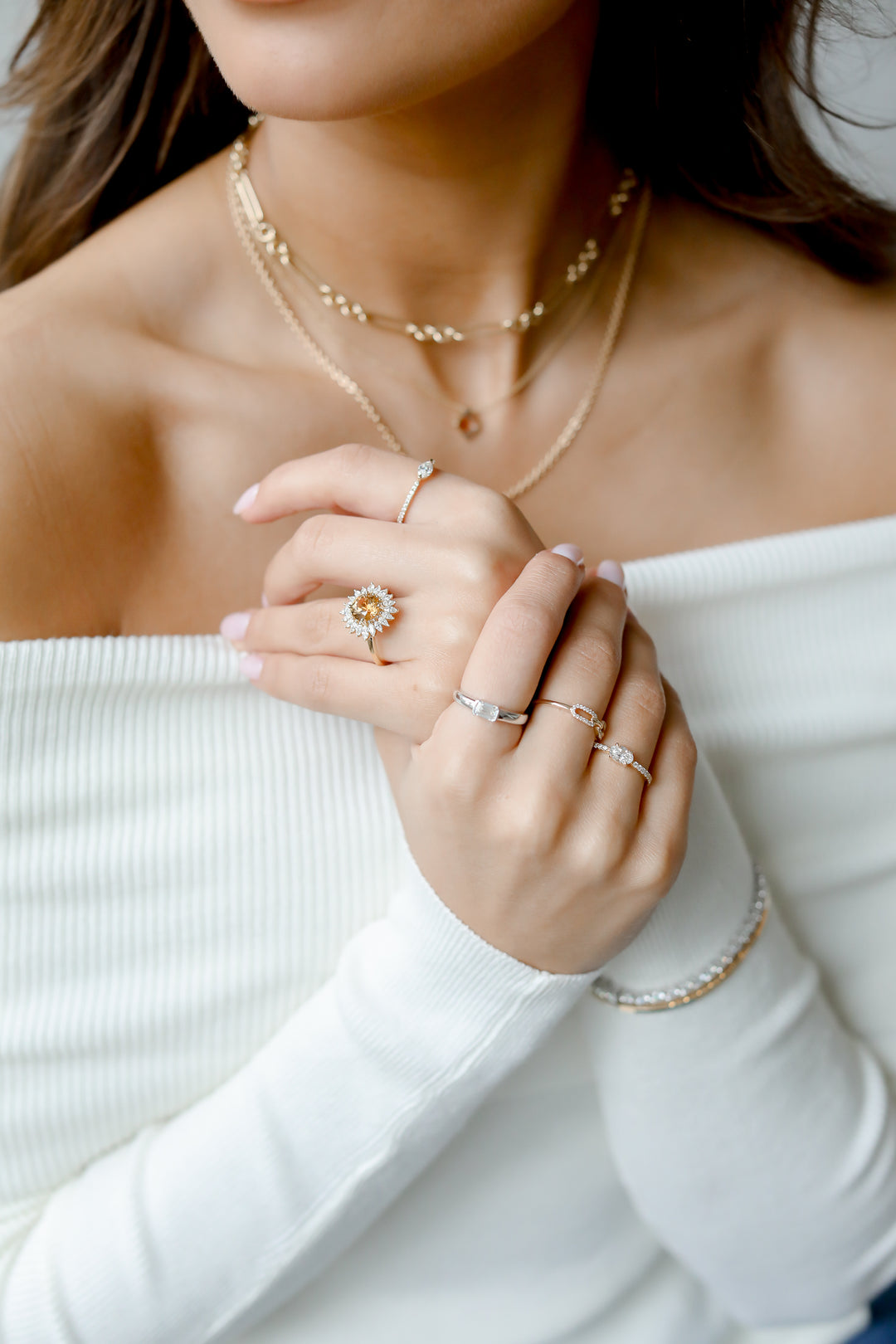 0.77ctw East West Oval Natural Diamond Ring in 18K Gold