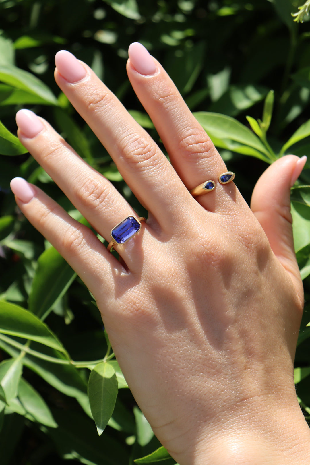 Huggie Blue Sapphire Ring