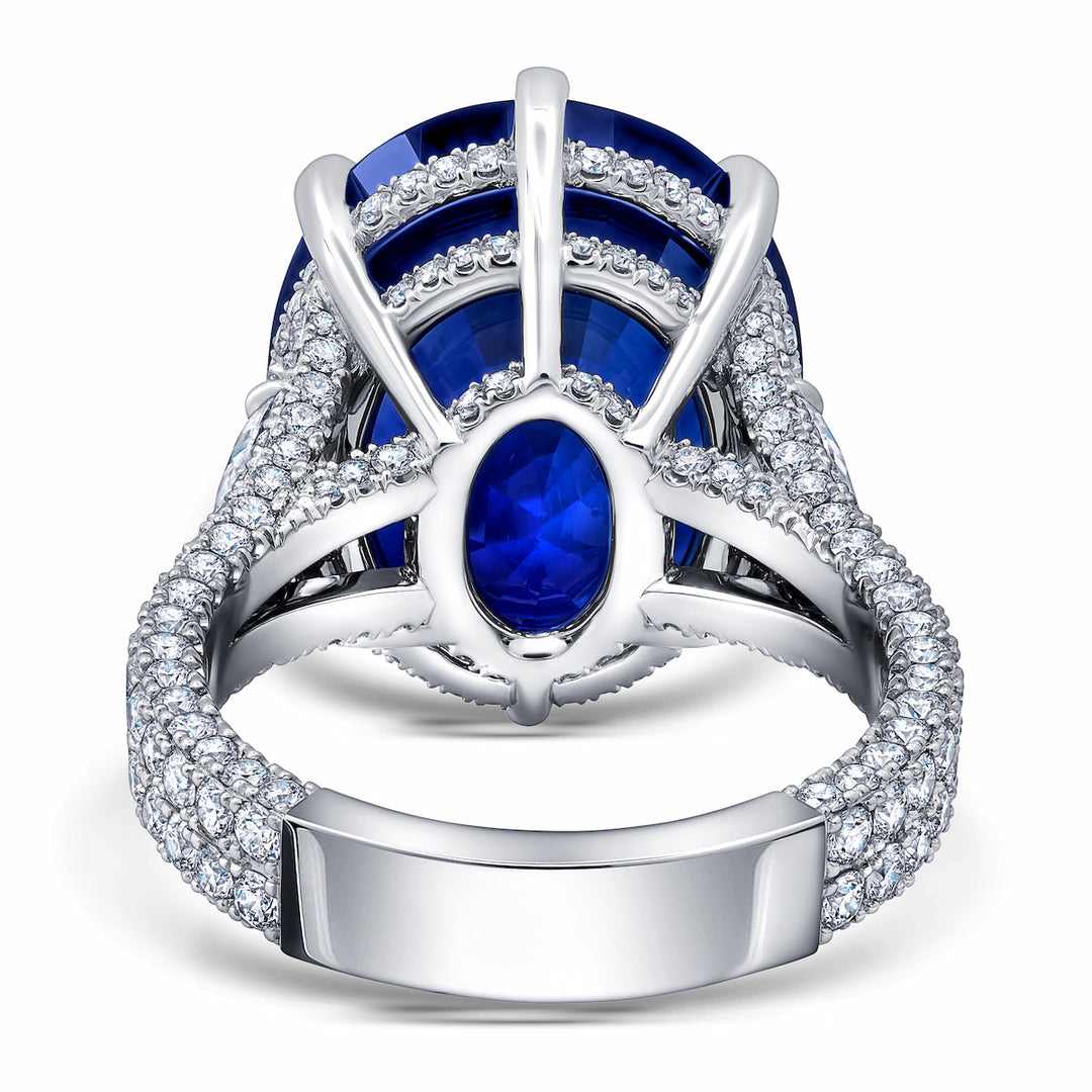 Exceptional 20.14ct Oval Ceylon Blue Sapphire & Diamond Ring in Platinum