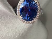 Exquisite 9.50ct Oval Brilliant Ceylon Sapphire & Diamond Ring